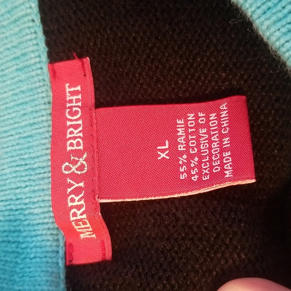 Merry & Bright Christmas Sweater XL - Picture 7 of 7